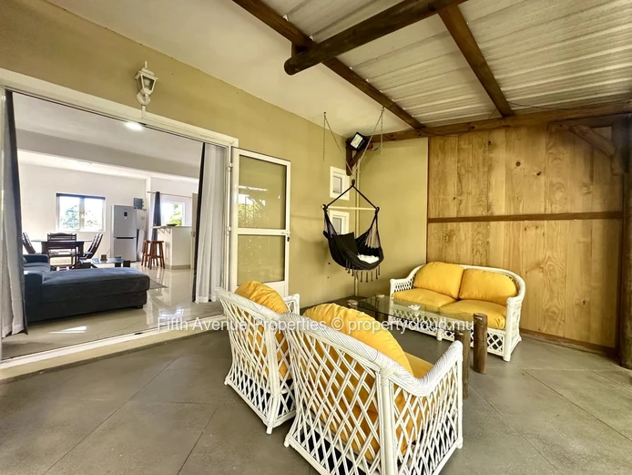Two-bedroom duplex in a secure residence with swimming pool