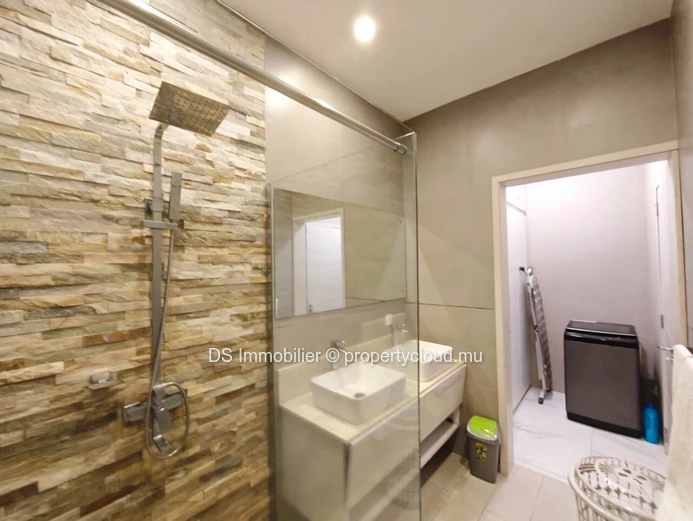 For Rent – 2-Bedroom Villa With En-Suite Bathrooms In Grand Baie - North