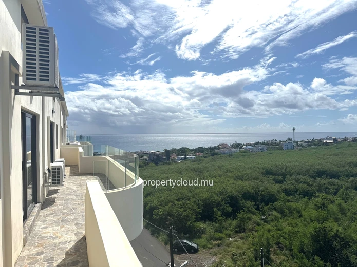 Flic en Flac for rent 4 bedroom penthouse with stunning views in Flic en Flac