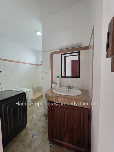 Appartement à étage à louer