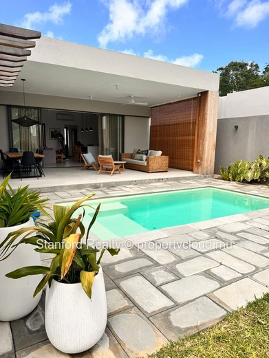 Modern Cozy Villa with 3 Bedrooms and Pool – Daruty Forest
