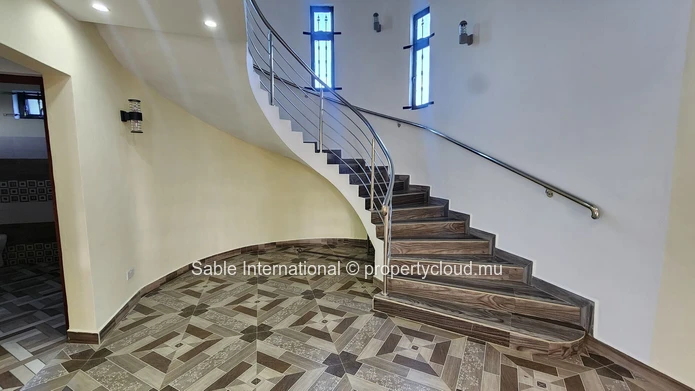 4-Bedroom Furnished Villa with Private Pool in Calodyne