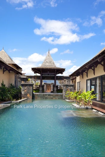 Villa 5 chambres – Élégance tropicale et intimité au sein du domaine Belle Rivière