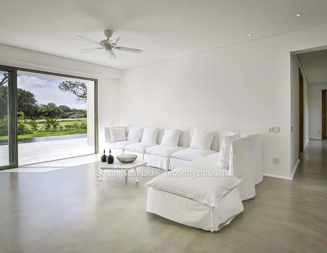 Modern 4-bedroom villa 