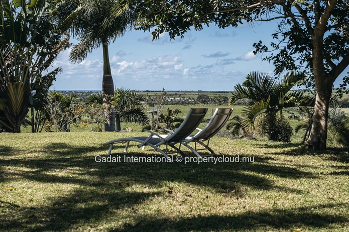 Villa de Plain-Pied à Louer à Belle Vue Harel, Île Maurice | Piscine Privée & Grand Jardin de 1 800 m²