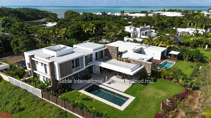 Villa de luxe avec piscine privée à Roches Noires! Entièrement meublée.