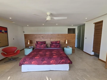 5 Bedroom Villa
