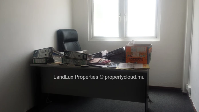 Espace bureau meublé à vendre à Quatre-Bornes