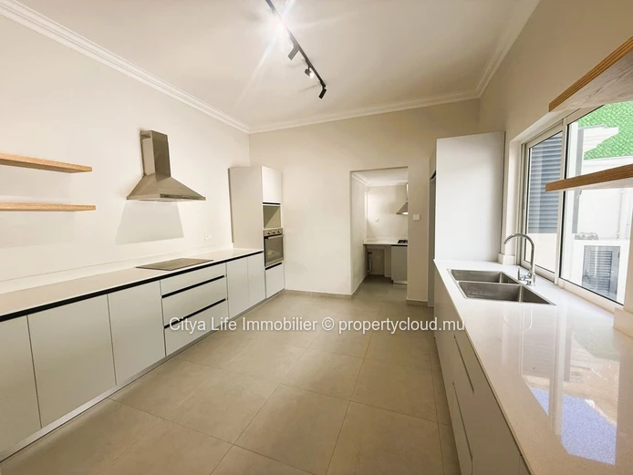 Spacious Renovated House for Sale in Rose Hill – Ideal for Investment or Family Living