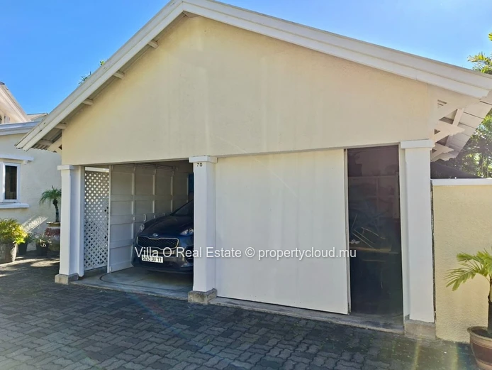 Located in a secure residential estate, this wonderful home is perfect for those seeking an old-style Mauritian feel,...