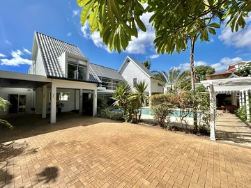 4 Bedroom Villa