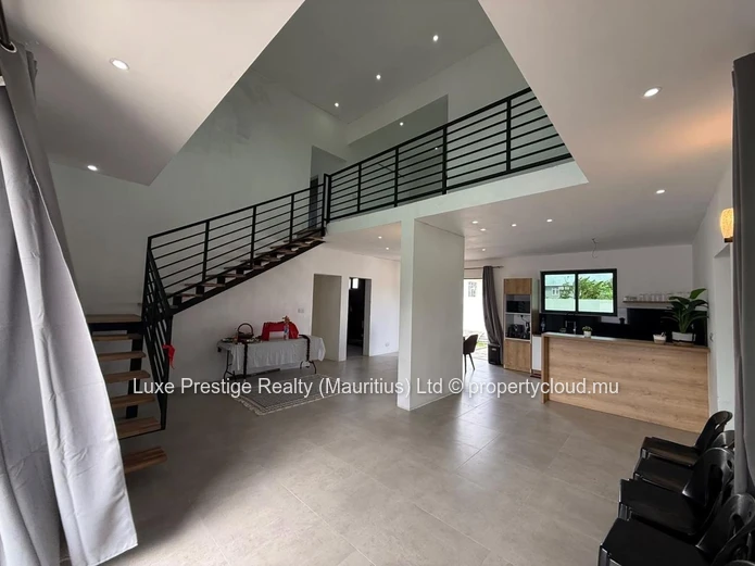 Maison Meublée 3 Chambres avec Piscine & Rooftop près de Northfields