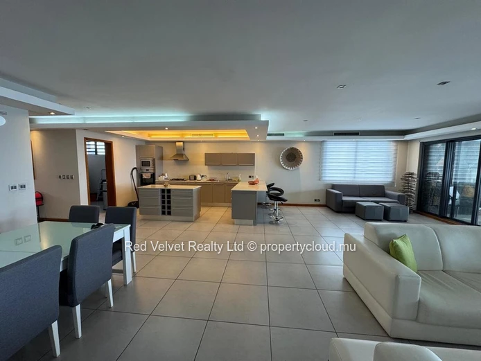 Penthouse en bord de mer à louer à Trou aux Biches | 3 chambres en suite | Grande terrasse