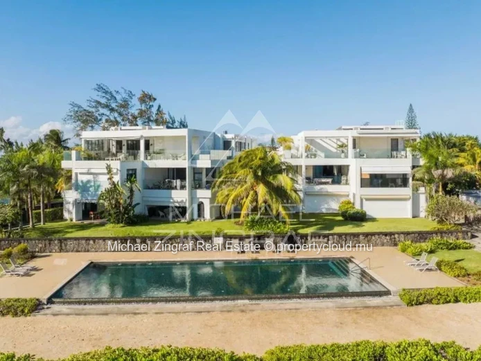 Exceptional Seafront Penthouse with Panoramic Ocean Views – Péreybère