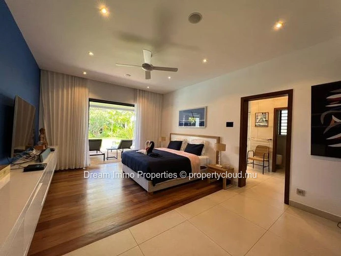 Superbe Villa Style Balinais Avec Grande Piscine A Grand Baie - Ile Maurice