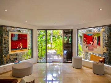 8 Bedroom Villa