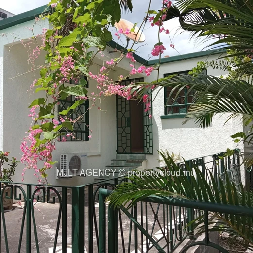 Maison/Villa - 3 chambres - 170 m² Beau Bassin, Centre