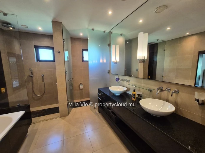 Beau Champ - Spacieux appartement 3 chambres avec piscine privée
