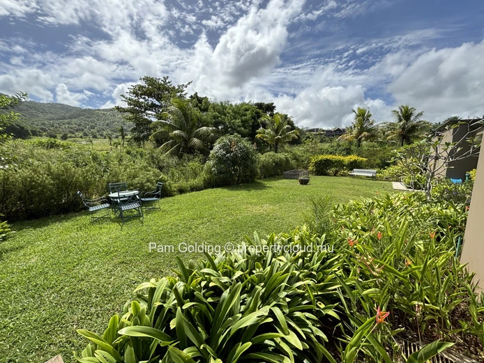 A contemporary style villa stylishly furnished – ready to move in.