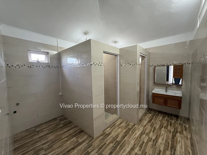 5-Office Workspace for Rent in Flacq