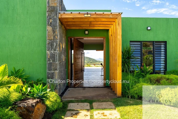 Villa d'exception de 3 chambres entre nature préservée et art de vivre raffiné