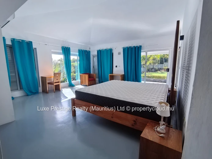 Luxury 4-Bedroom Villa with Coin de Mire Views in Domaine de Belle Vue | Spacious Family Home Near Northfields Intern...