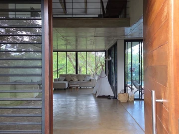 5 Bedroom Villa