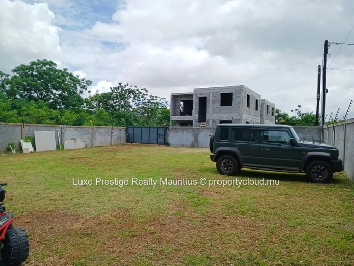 Furnished 4-bedroom duplex villa for long-term rent in Trou aux Biches  Rs 55,000 per month