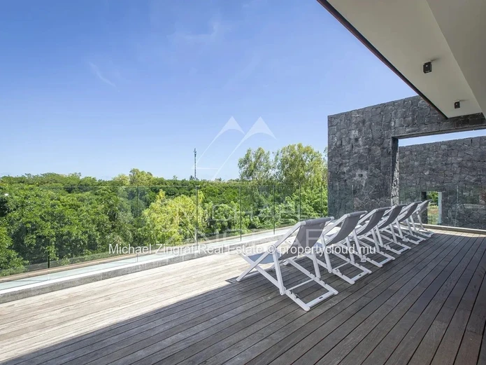 Villa de prestige avec piscine et ponton privatif privée et accès à la mer – Azuri