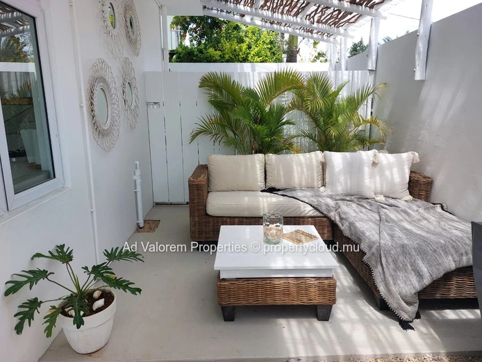 For Sale – Furnished Duplex with Private Pool, just 400m from Bain Boeuf Beach