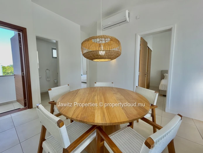 Beachfront Penthouse Grand Gaube - 3 bedrooms - 200sqm | Rs 180,000
