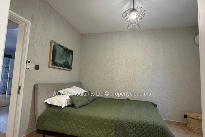 Stylish 2-Bed Apartment in Flic en Flac with Pool View