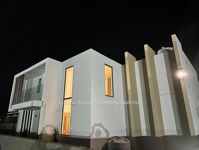 Villa Moderne À Louer À Péreybère – Calme, Confort Et Piscine Privée