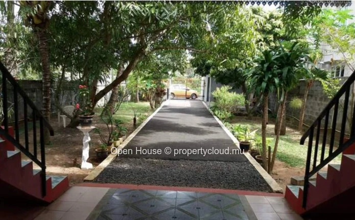 Mauritian Villa in Bain Boeuf, Pereybere - 290m², 8 Bedrooms.