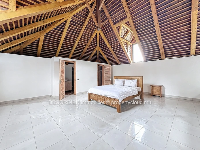Stunning Balinese house in Pereybere, close to the centre of Grand Baie