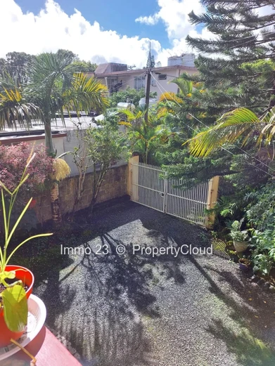 Maison / Villa - 6 chambres - Curepipe - Ref. MA100760VE