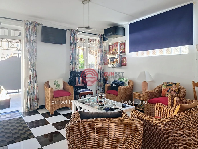 Family home | 4 Bedrooms | 500m from the beach