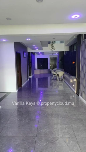 À Vendre – Appartement Duplex à Flic en Flac
