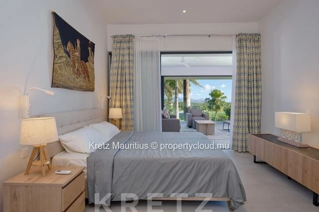 Brand-New Luxury Apartment – 3 En-Suite Bedrooms