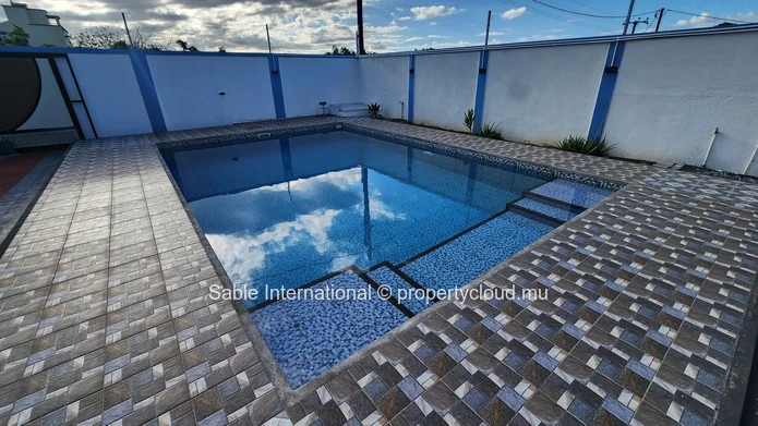 4-Bedroom Furnished Villa with Private Pool in Calodyne