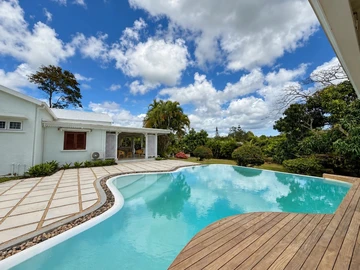 5 Bedroom Villa