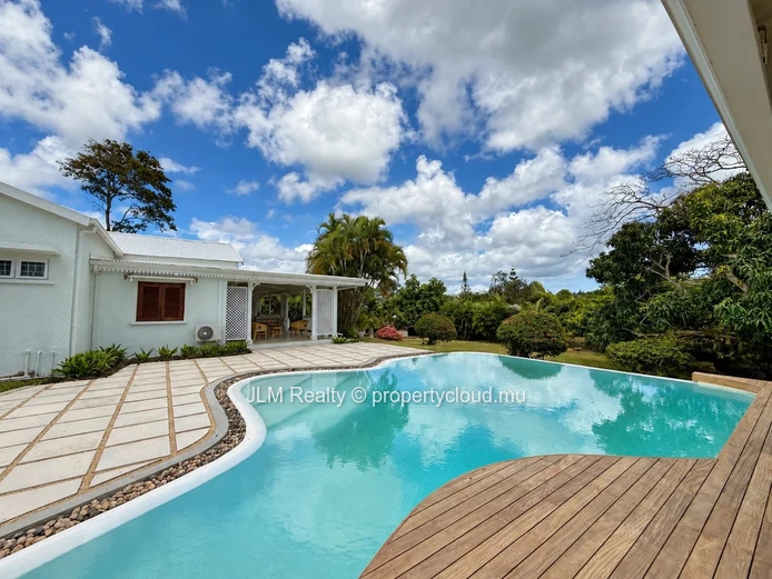 For Rent – Colonial-Style Villa with Private Pool and Separate Studio in Petit Raffray, Mauritius