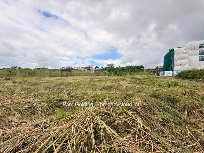 Terrain à bâtir de premier choix à vendre à Highland Rose – Potentiel exceptionnel pour un projet commercial et à usa...