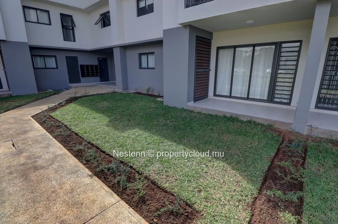 Appartement moderne & luxueux au rez-de-chaussée avec jardin privatif et vue panoramique 