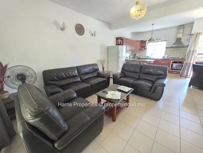 À louer : Duplex dans une résidence sécurisée à Grand Gaube