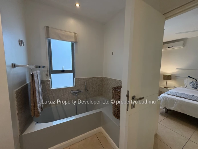Furnished 4-bedroom apartment with swimming pool in Pointe aux Biches.