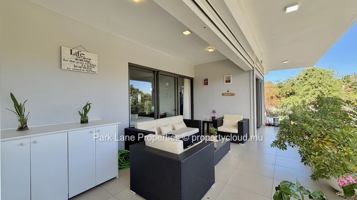 Appartement de 3 Chambres en Location – À 2 Pas de la Plage de La Preneuse