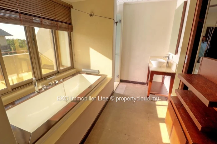 Sunlit Grand Baie 3-Bed Penthouse - Pool & Balcony