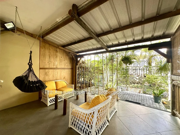 Two-bedroom duplex in a secure residence with swimming pool