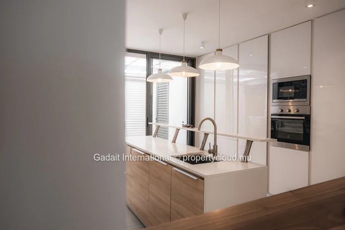 Villa pieds dans l'eau à vendre – Une adresse d'exception sur la côte Ouest de l'Île Maurice